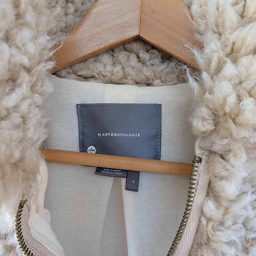 Anthropologie Brenna Shaggy Faux Fur Coat Size Small Boho Toggle Beige Taupe - Picture 6 of 15